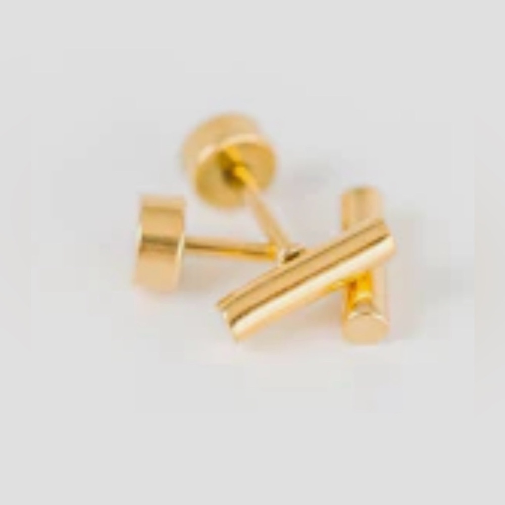 Pierced Co Classic gold bar Earrings